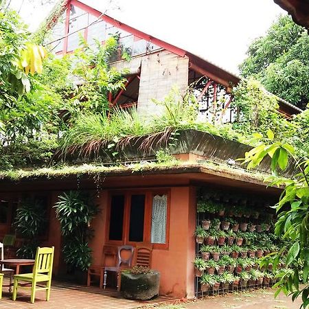Rumah Turi Eco Boutique Hotel Solo Kültér fotó